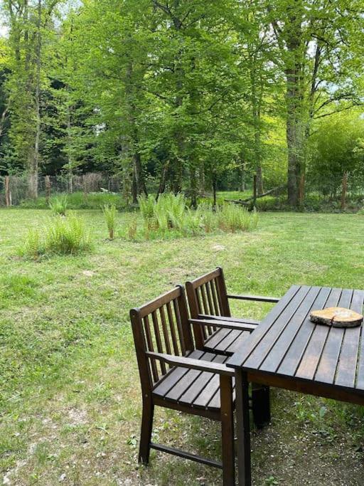 Gite Les Reculons Au Pied Du Lac Les Midoux Exterior foto