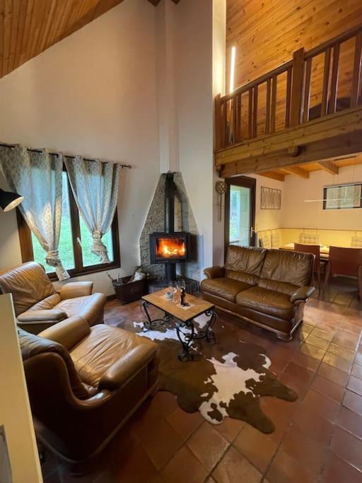 Gite Les Reculons Au Pied Du Lac Les Midoux Exterior foto